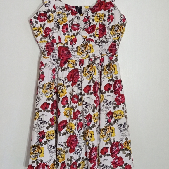 Hot Topic Guns and Roses Print Women's Juniors Fit and Flare Mini Dress - Picture 1 of 11